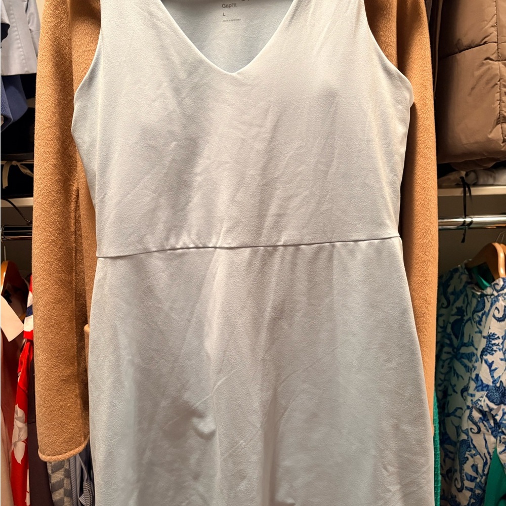 GAPFit Light Blue V-Neck athletic dress skort bottom L